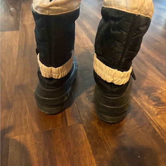 Sorel Black and Purple Snow Boots - Picture 3 of 5